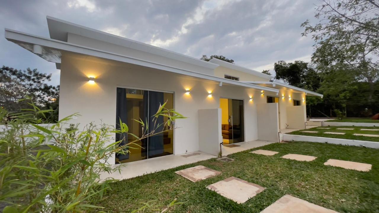 Tiny Houses En Asuncion. Zona Aeropuerto-Rakiura Luque Exterior photo